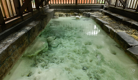 「地蔵の湯」の源泉所