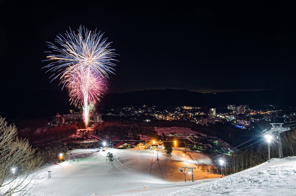 [草津温泉] 「冬花火」開催